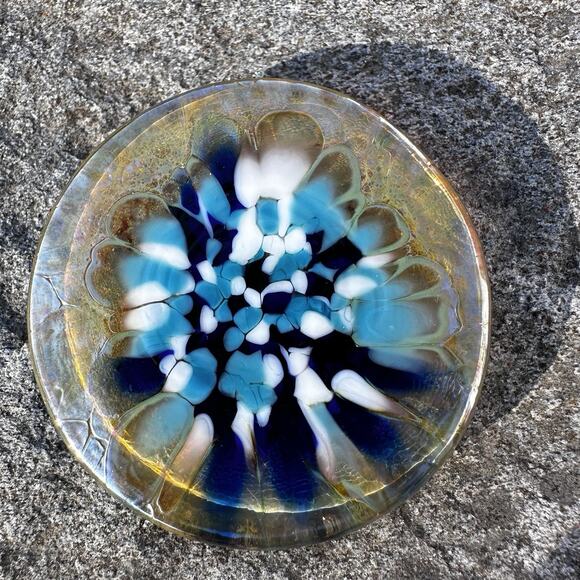 Hand-Blown Art Glass Brooch Abstract Floral Burst Dichroic Look Studio Made - Picture 3 of 6